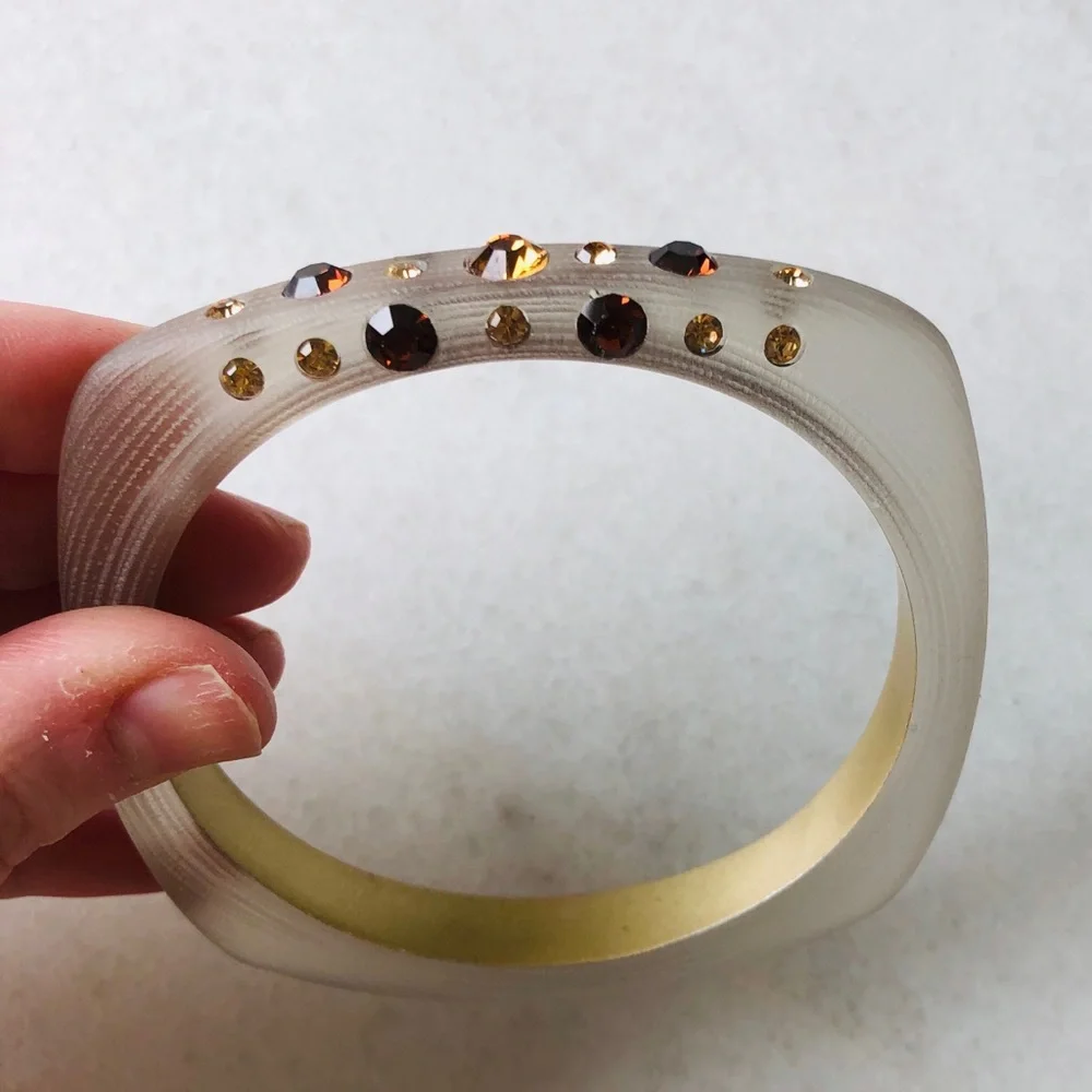 🔹NWOT🔹Frosted Lucite Rhinestone Bangle - Picture 3 of 7